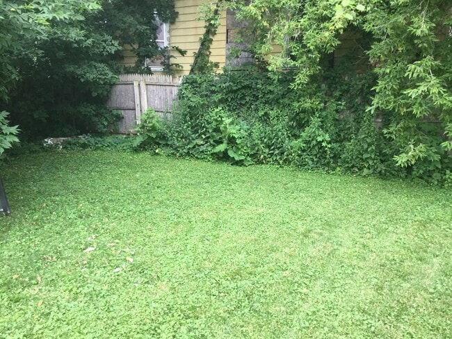 Building Photo - 3 bedroom Single Family ( Harambee )
