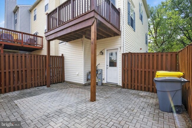 Building Photo - 2492 Wentworth Dr
