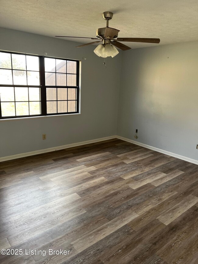 Building Photo - 1012 Windview Pl