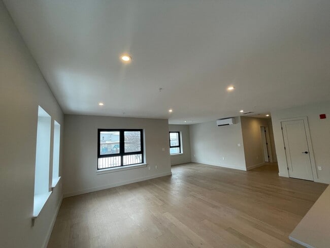 Building Photo - New construction condo available now!