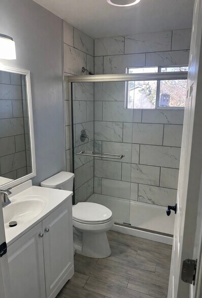 Building Photo - 2453 Regal Ct