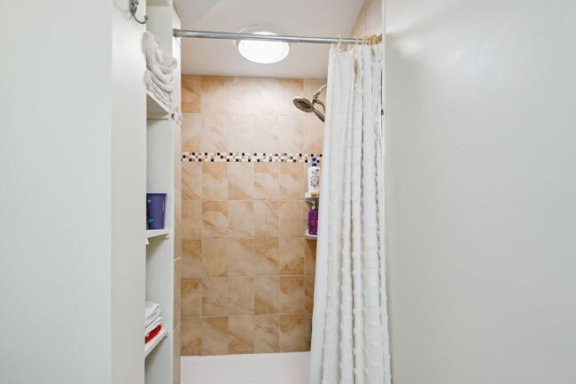 Building Photo - Totally update and impeccably maintained 4...