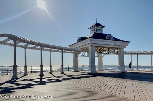 Building Photo - 57-61 Brighton Avenue Unit 303