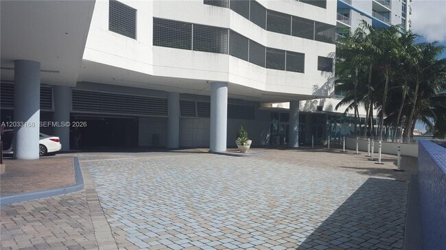 Building Photo - 335 S Biscayne Blvd