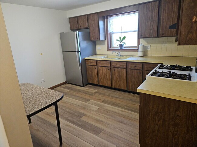 Building Photo - 7356 W Addison St