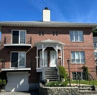 Building Photo - 670 Humphrey St