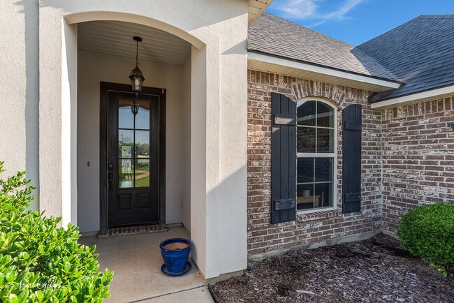 Building Photo - LEGACY HOME AVAILABLE! BELLE ROSE!