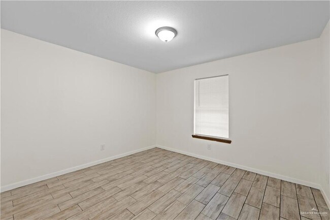 Building Photo - 2109 Datepalm Ave