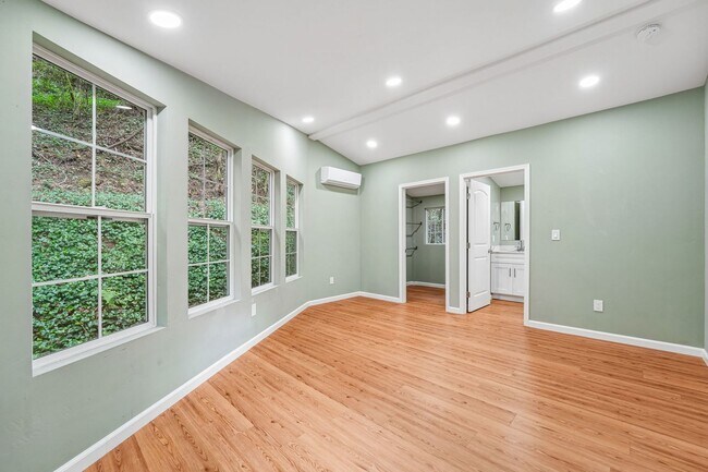 Building Photo - 21567 Starrett Hill Dr
