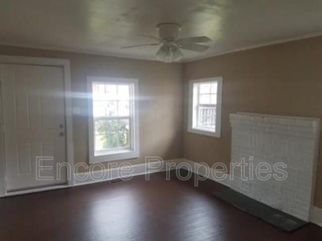 Building Photo - 1209 N Hyde Park Ave