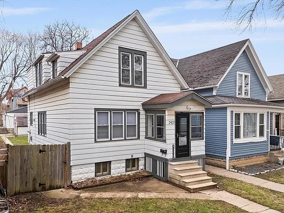 Building Photo - 2431 S Williams St