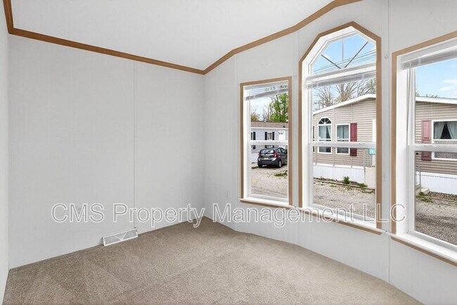 Building Photo - 15 W Redwood Ave