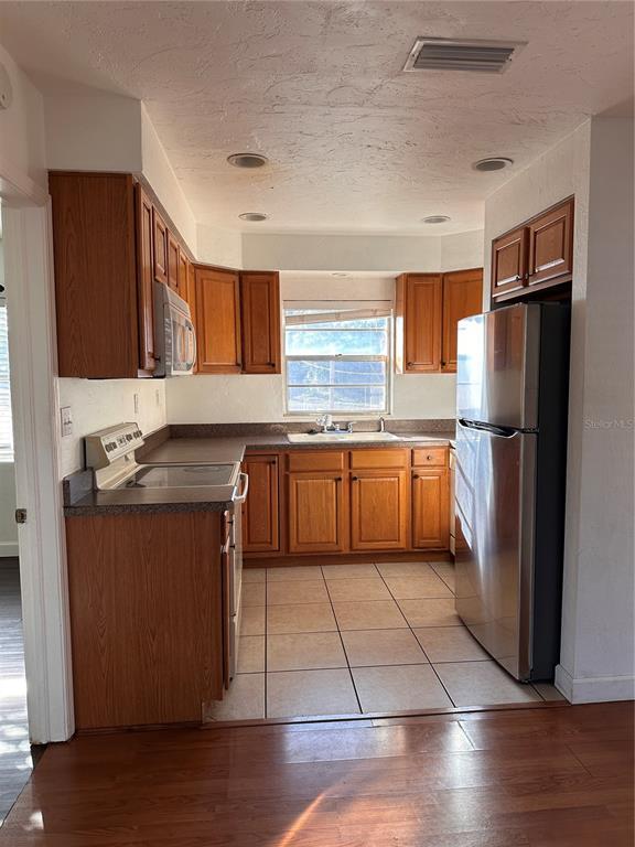 Building Photo - 4607 7th Ave W