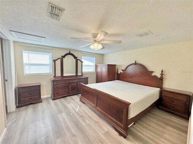 Building Photo - 126 Flamingo Dr