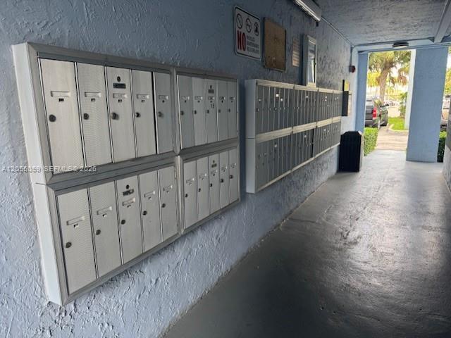 Building Photo - 9440 Fontainebleau Blvd