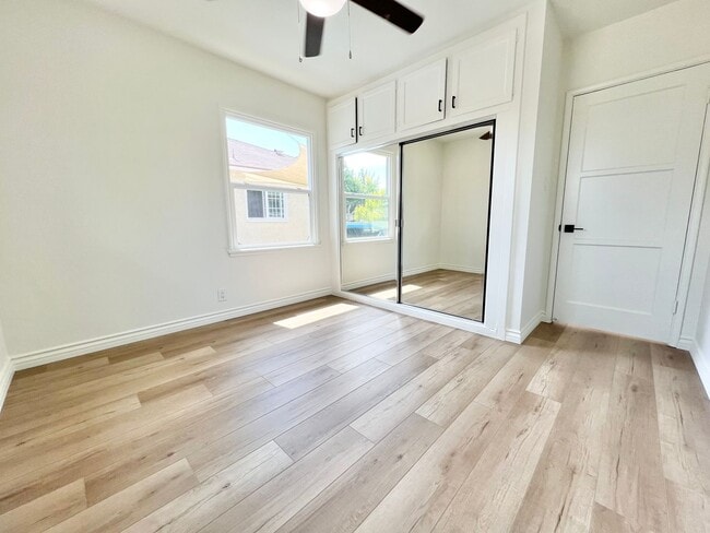 Building Photo - Charming Remodeled Lakewood Home with Bonu...