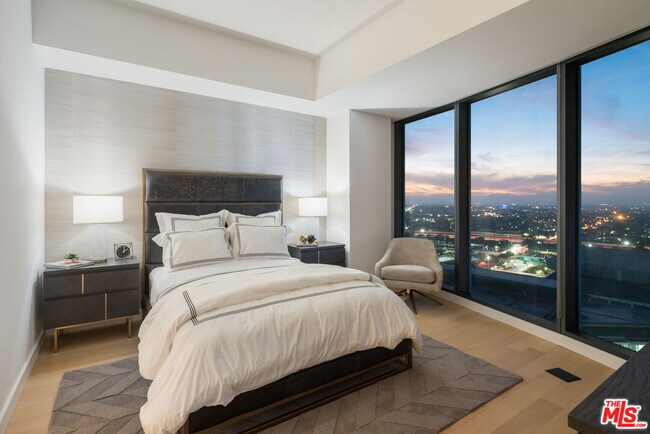 Building Photo - 1200 S Figueroa St