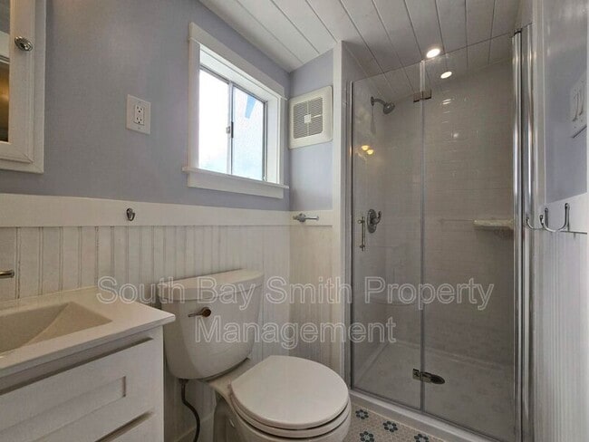 Building Photo - 223 S Guadalupe Ave