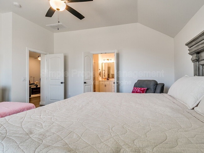 Building Photo - 18008 Jimenez Dr