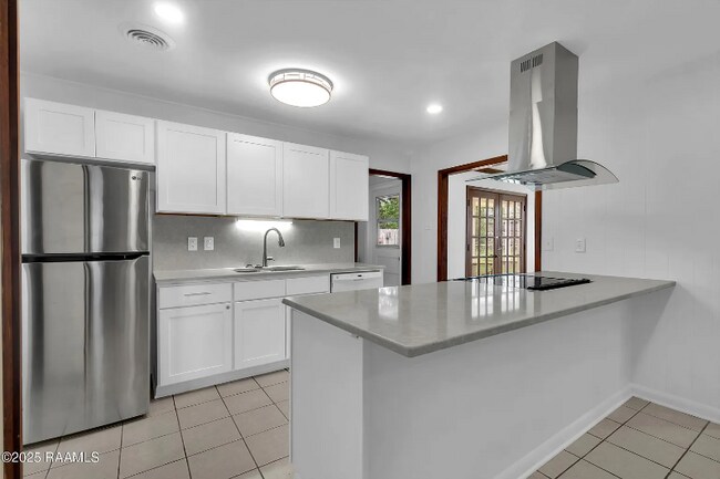 Building Photo - 309 S Wakefield Dr