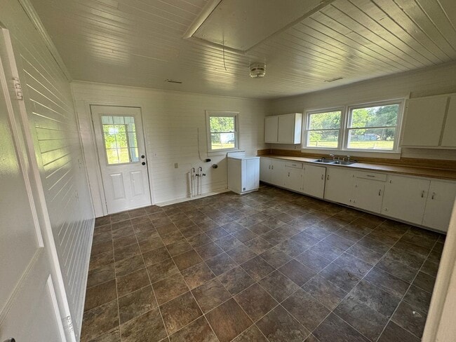 Building Photo - 2/1 in Cleveland County, NC - close to hwy 74