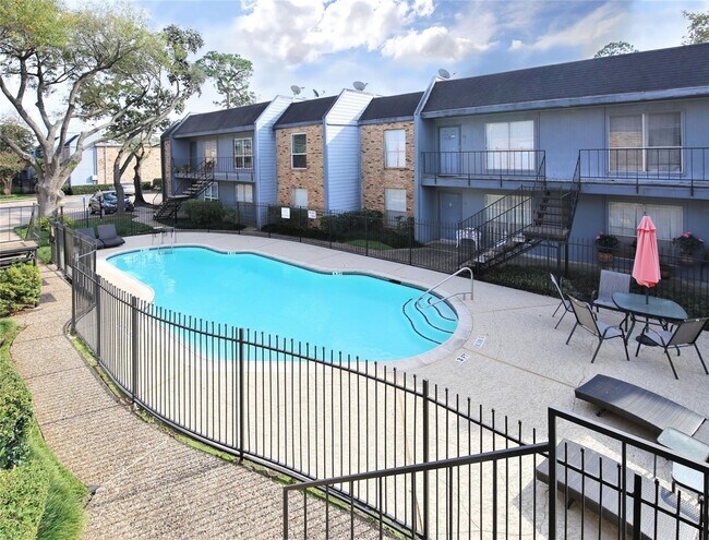 Building Photo - 6202 Skyline Dr