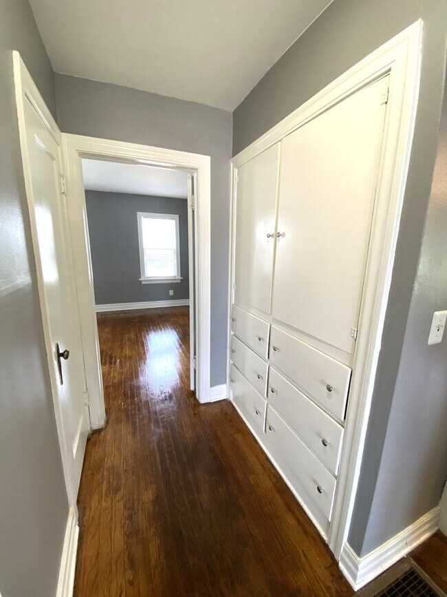 Building Photo - Spacious 2 Bed 1 Bath NW OKC
