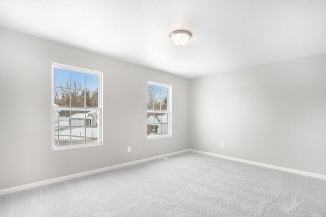 Building Photo - 475 Oak View Dr