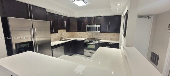 Building Photo - 18051 Biscayne Blvd