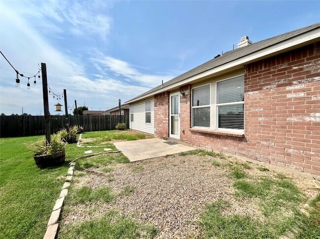 Building Photo - 3000 Groveland Terrace