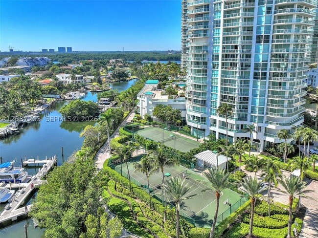 Building Photo - 16485 Collins Ave