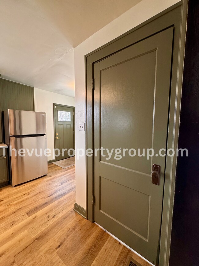 Building Photo - Completely remodeled 3 bedroom, brimming with charm & modern updates!