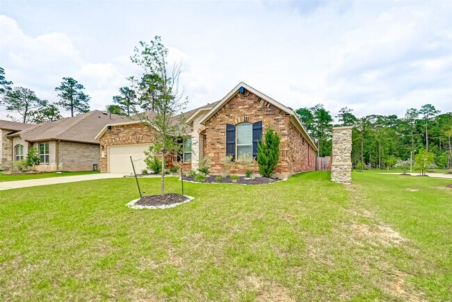 Building Photo - 14111 Lake Lodge Dr