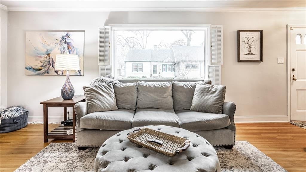 Building Photo - 5953 Rosslyn Ave