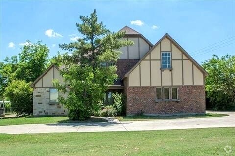 Building Photo - 3547 S Hills Ave