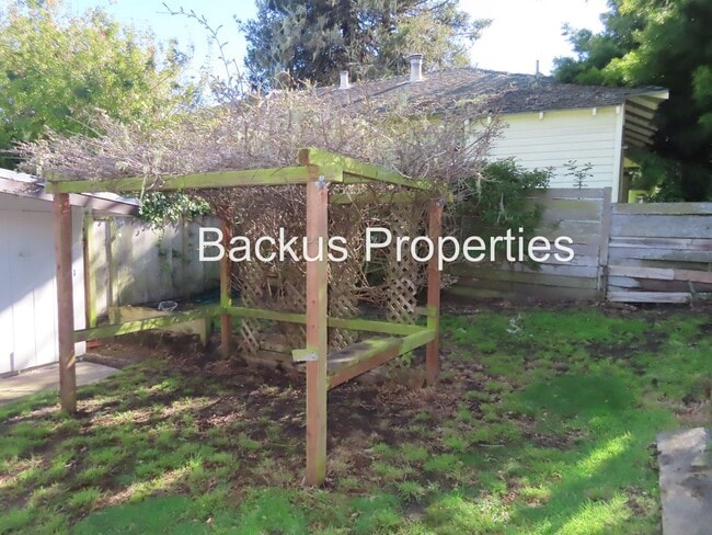 Building Photo - Two Bedroom Home in Beautiful Pacific Grove