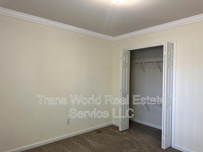 Building Photo - 9821 Alger Trce