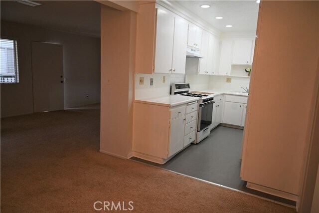 Building Photo - 497 S El Molino Ave