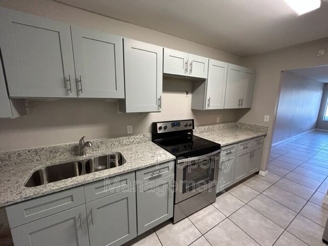 Building Photo - 605 Northlake Blvd