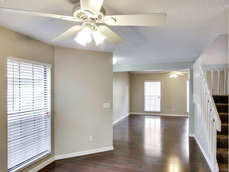 Building Photo - 1245 Crossfield Dr