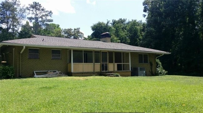 Building Photo - 438 Carriage Dr NE