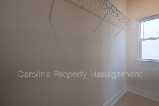 Building Photo - 5045 York Park Ln