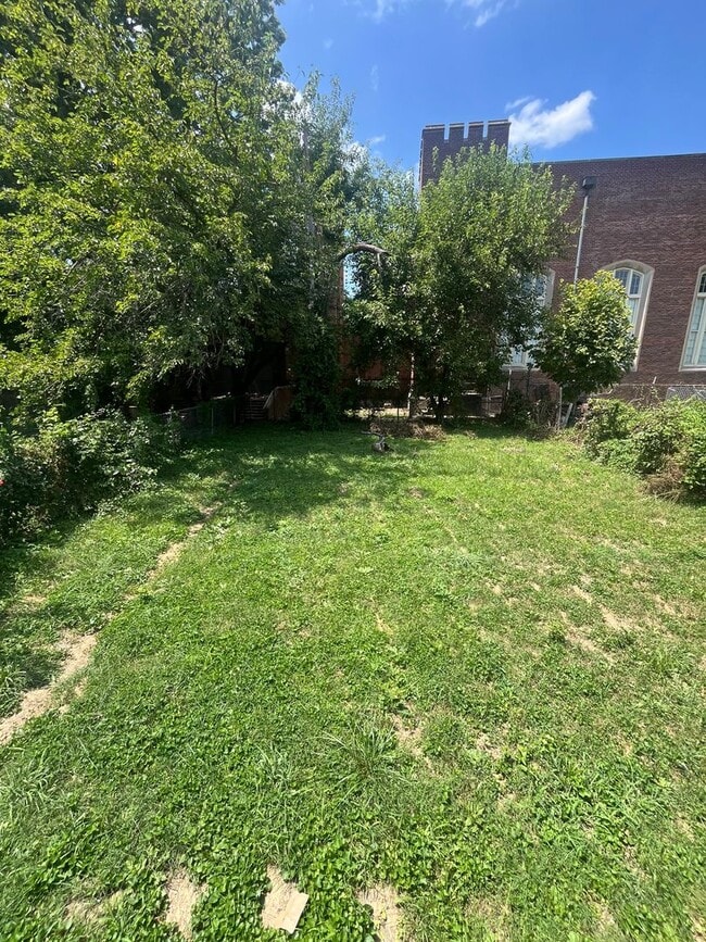 Building Photo - Gorgeous Updated 3 bedroom house!