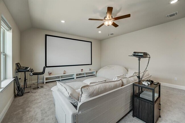 Building Photo - 17012 Pleasanton Cove