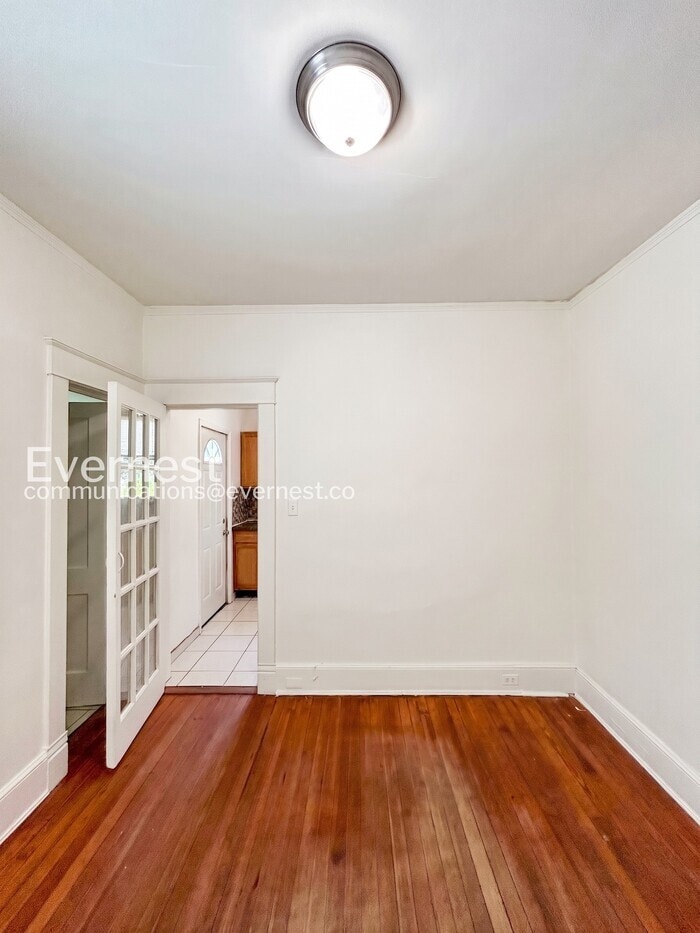Building Photo - 3114 Barton Ave