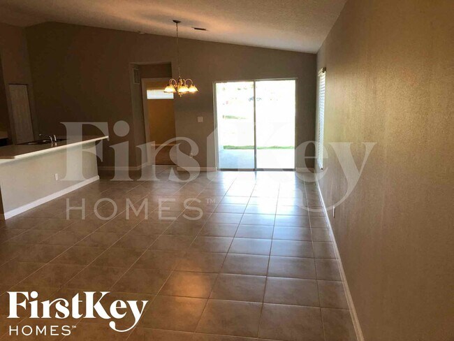 Building Photo - 2477 SW Aberdeen St