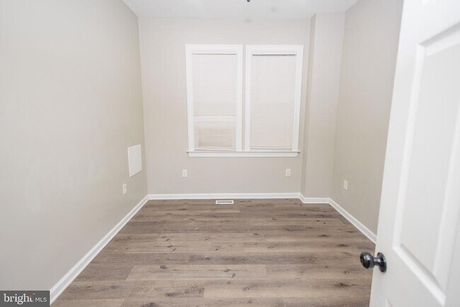 Building Photo - 140 Delsea Dr S