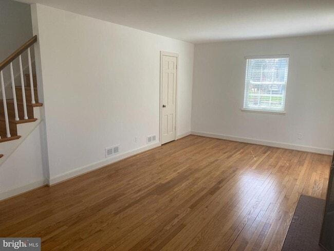 Building Photo - 716 N Overlook Dr