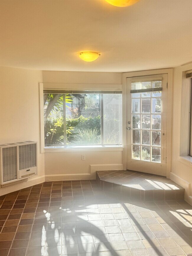 Building Photo - 1723 Carleton St