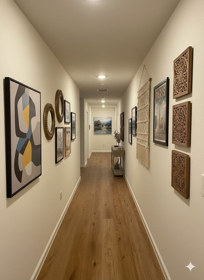 Building Photo - Four Bedroom/Two Bath - Summerdale